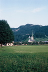 1964-00-00 - Dorf Ellmau mit Eschenbaum