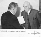 1978-08-15 - Georg Niedermühlbichler vom Land Tirol geehrt