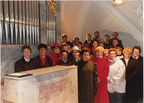 1989-12-08 - Kirchenchor vor renovierter Orgel