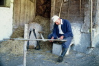 1996-10-00 - Hoferbauer beim Dengeln