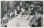1950-00-00 - Ledererbauer Johann Feiersinger mit Familie